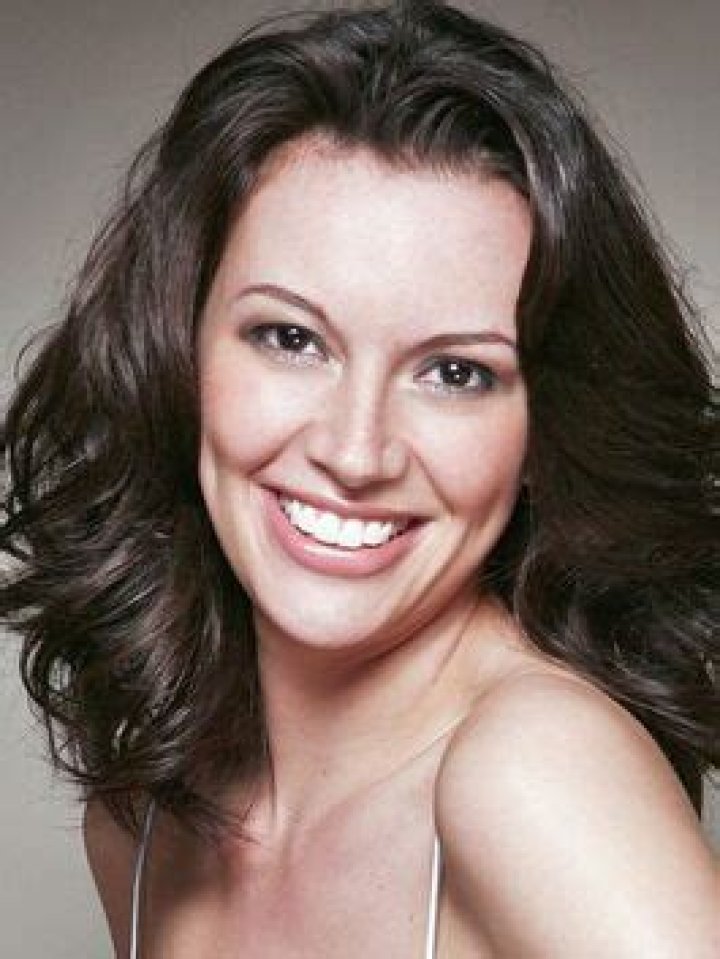 Amy Bursor Height, Weight, Net Worth, Age, Birthday, Wikipedia, Who, Nationality, Biography