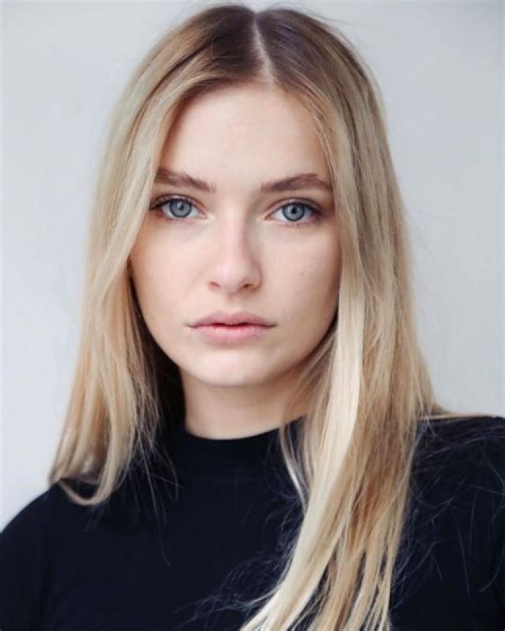 Camille Razat Height, Weight, Net Worth, Age, Birthday, Wikipedia, Who, Instagram, Biography