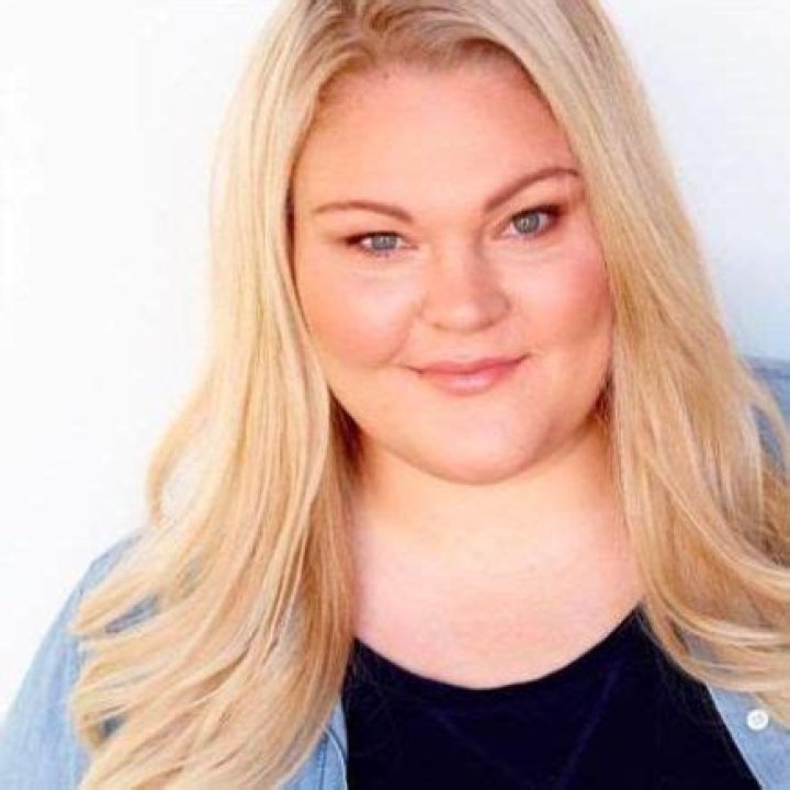Dixie Lynn Height, Weight, Net Worth, Age, Birthday, Wikipedia, Who, Instagram, Biography