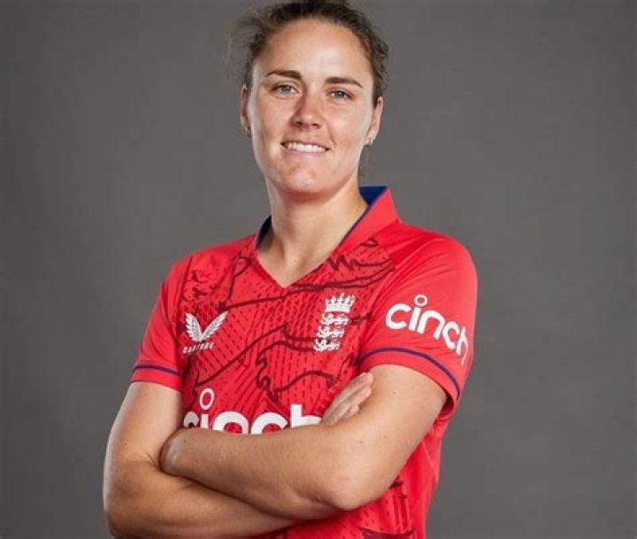 
Is Katherine Brunt Lesbian? Meet Wife Nat Sciver, Age Gap And Relationship Timeline 