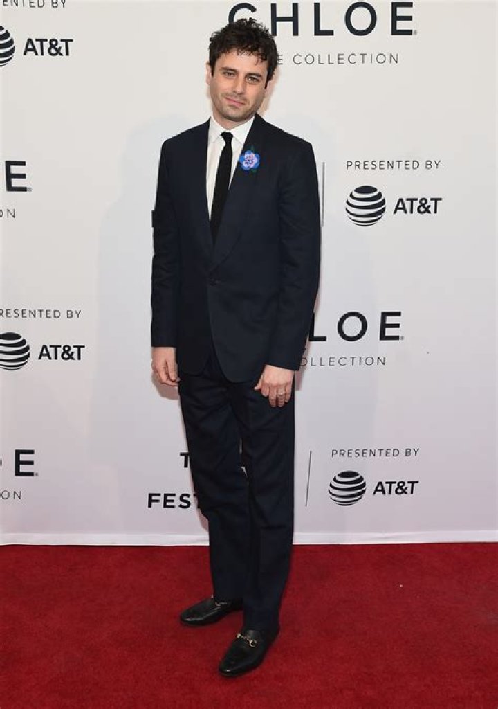 
Luke Kirby Height, Weight, Net Worth, Age, Birthday, Wikipedia, Who, Nationality, Biography 