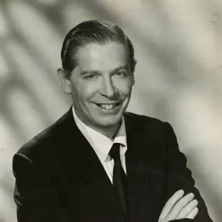 Milton Berle Height, Weight, Net Worth, Age, Birthday, Wikipedia, Who, Nationality, Biography