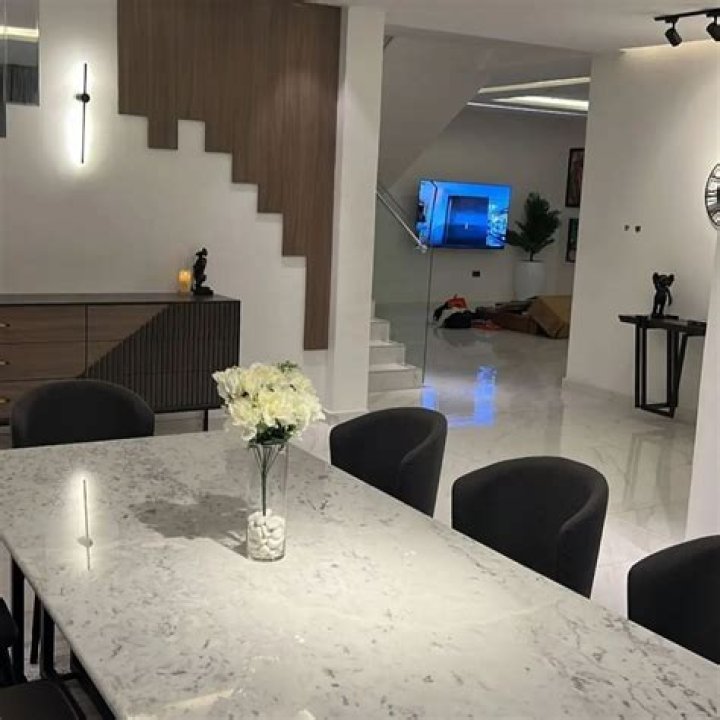 
Reactions As Chioma Captured Feeling Cozy & Well At Home In Davido’s Banana Island Home 