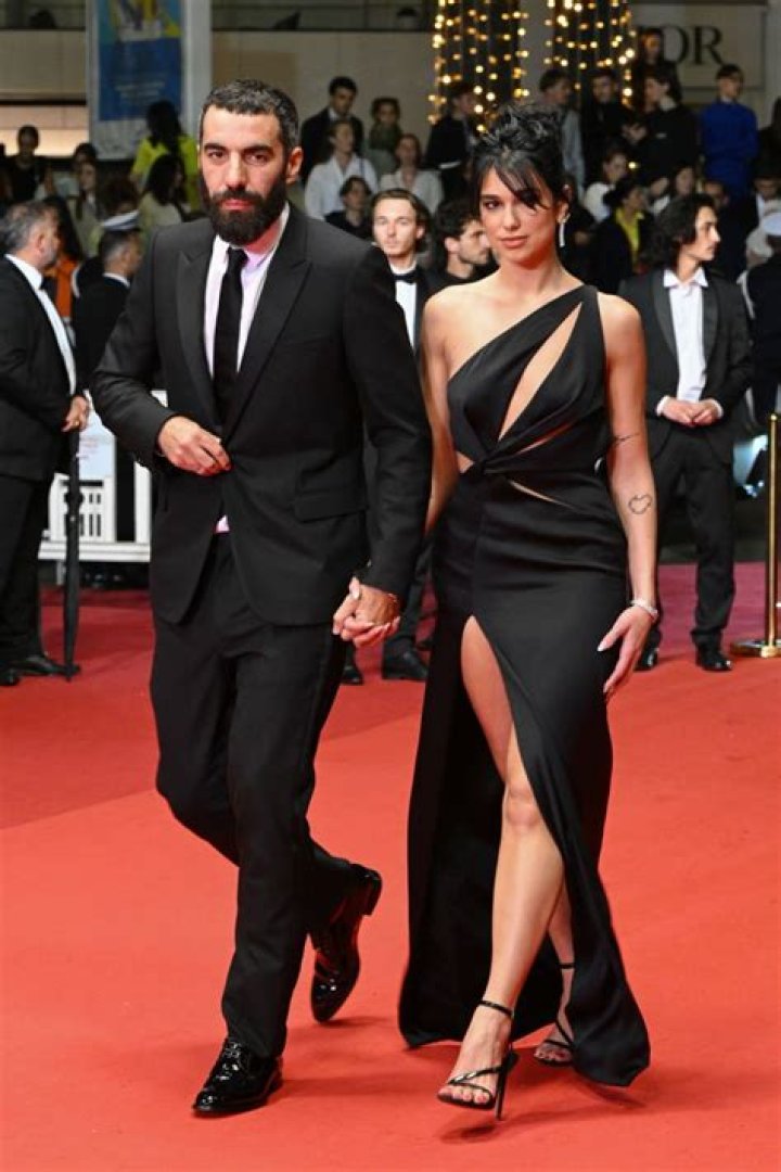 
Romain Saiss Wife Who is Romain Saiss Wife? 
