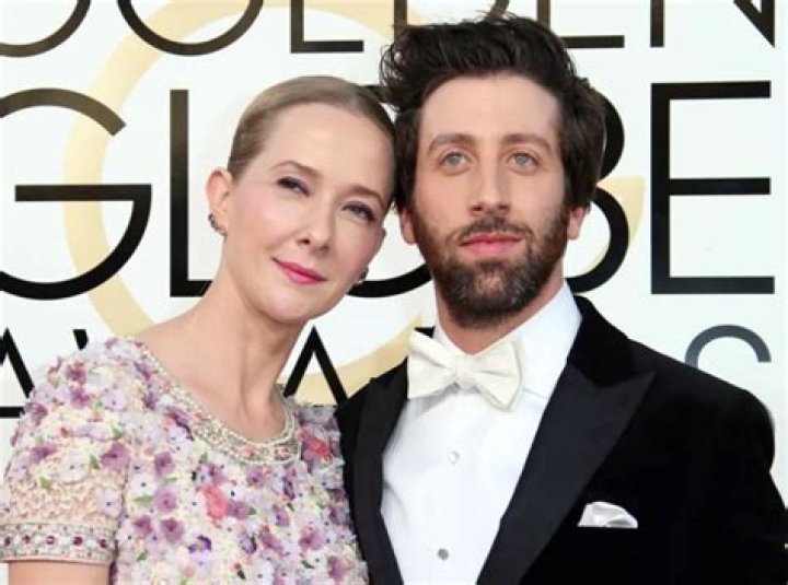 Simon Helberg Height, Weight, Net Worth, Age, Birthday, Wikipedia, Who, Nationality, Biography